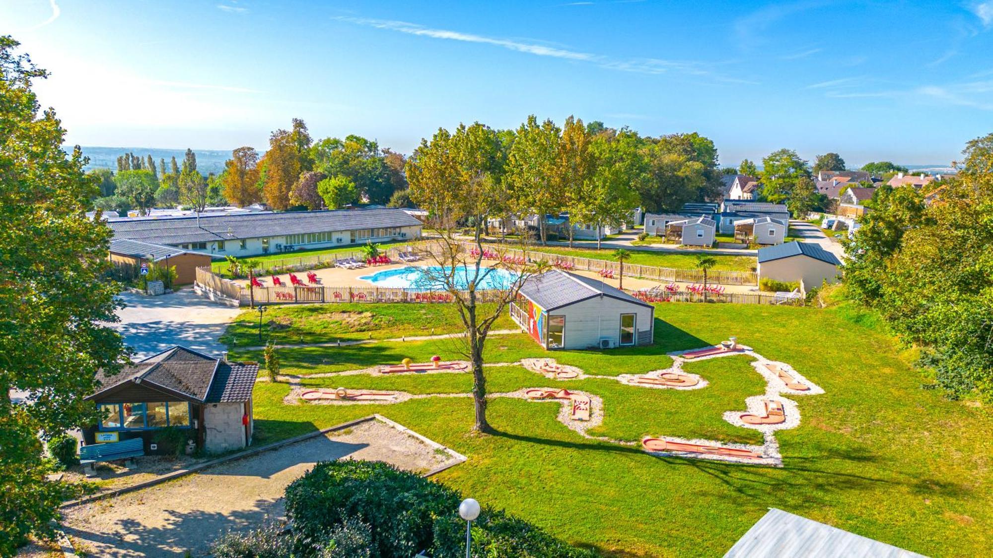 Camping Le Parc De Paris Villevaudé Esterno foto